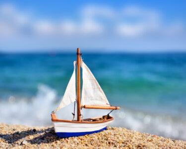 Track UK's latest migration numbers - net migration, visas, asylum and small boats