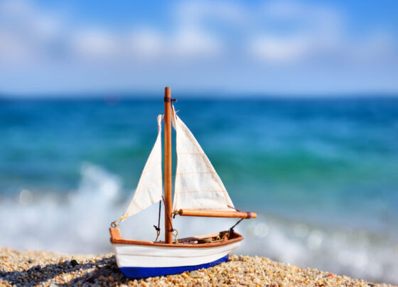 Track UK's latest migration numbers - net migration, visas, asylum and small boats